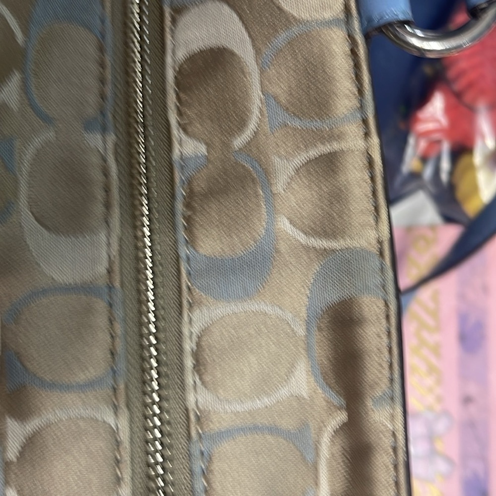 Coach F17676 Gallery East West Blue multi tote. Good condition. - Picture 4 of 13